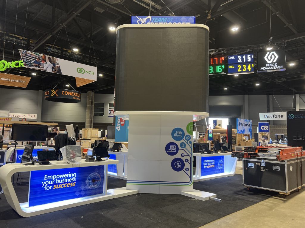 how to rent event furniture for a trade show in orlando
